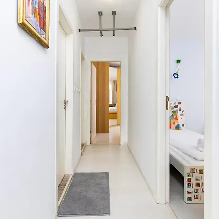 Modern & Bright Cherry In South With Private Parking * Plovdiv