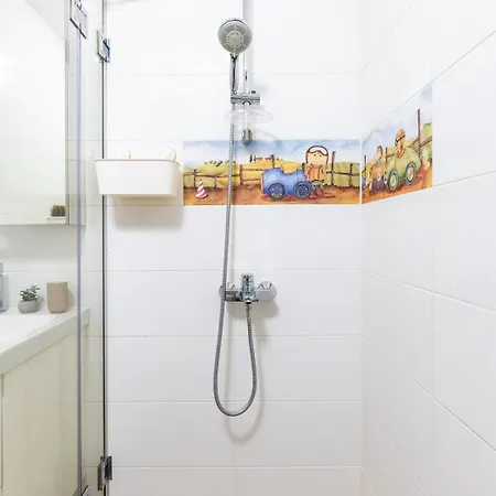 Modern & Bright Cherry In South With Private Parking Appartement *