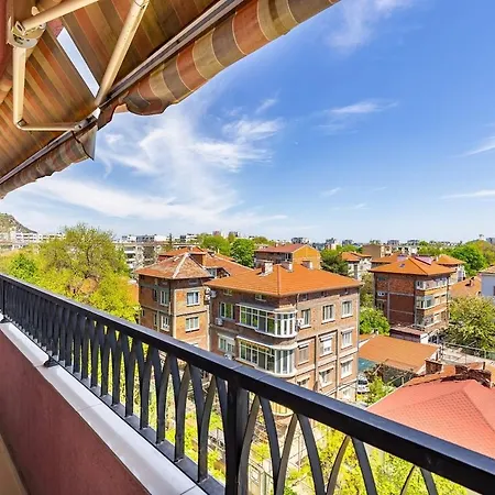 Modern & Bright Cherry In South With Private Parking * Plovdiv